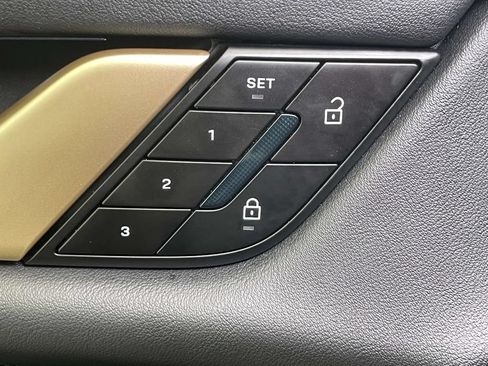 Certified 2025 Porsche Taycan 4S AWD/4WD image 36