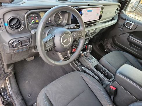 Used 2024 Jeep Wrangler Unlimited Rubicon 4xe AWD/4WD image 8