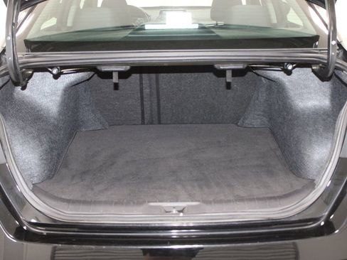 Used 2024 Nissan Altima 2.5 SV image 17