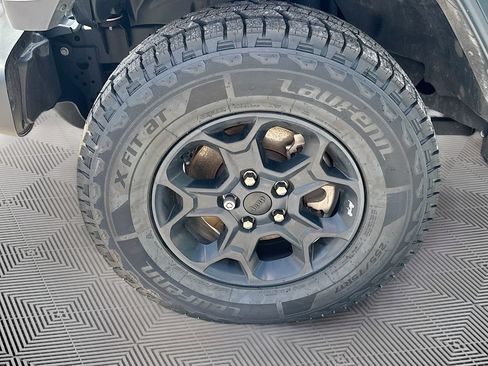 Used 2023 Jeep Wrangler Unlimited AWD/4WD image 33