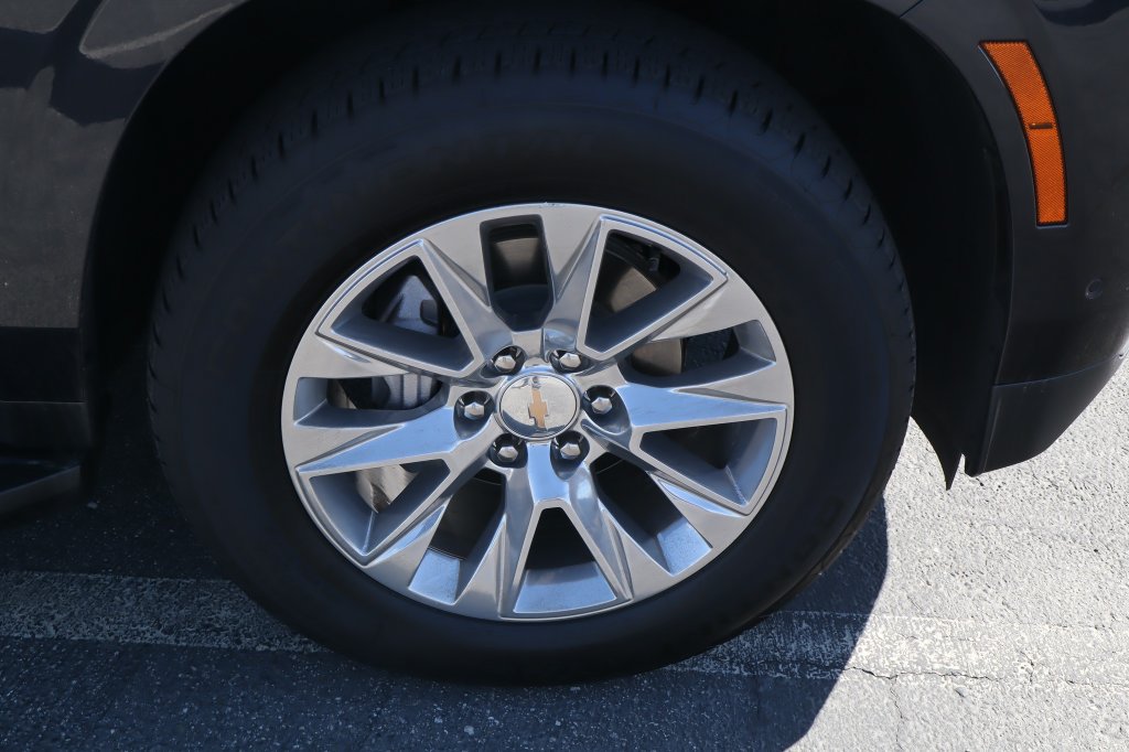 Used 2025 Chevrolet Tahoe Premier RWD image 13