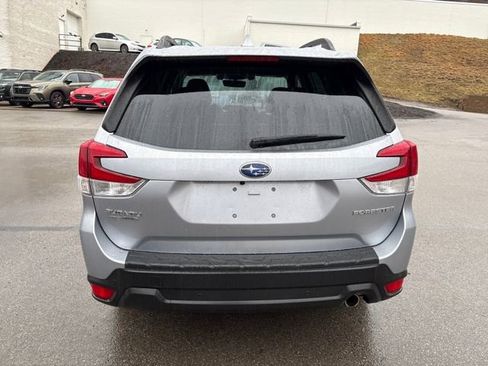 Used 2021 Subaru Forester Limited image 4