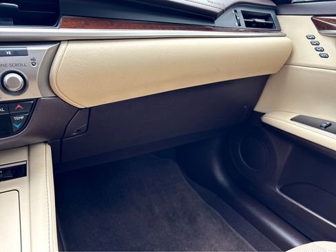 Used 2018 Lexus ES 350 image 25