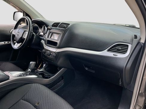 Used 2020 Dodge Journey SE w/ SE Popular Equipment Group FWD image 26