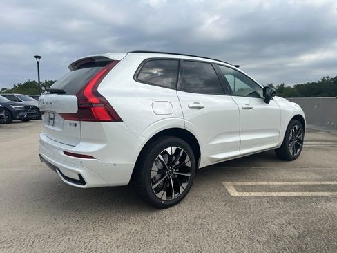 New 2026 Volvo XC60 B5 Plus w/ Climate Package image 7