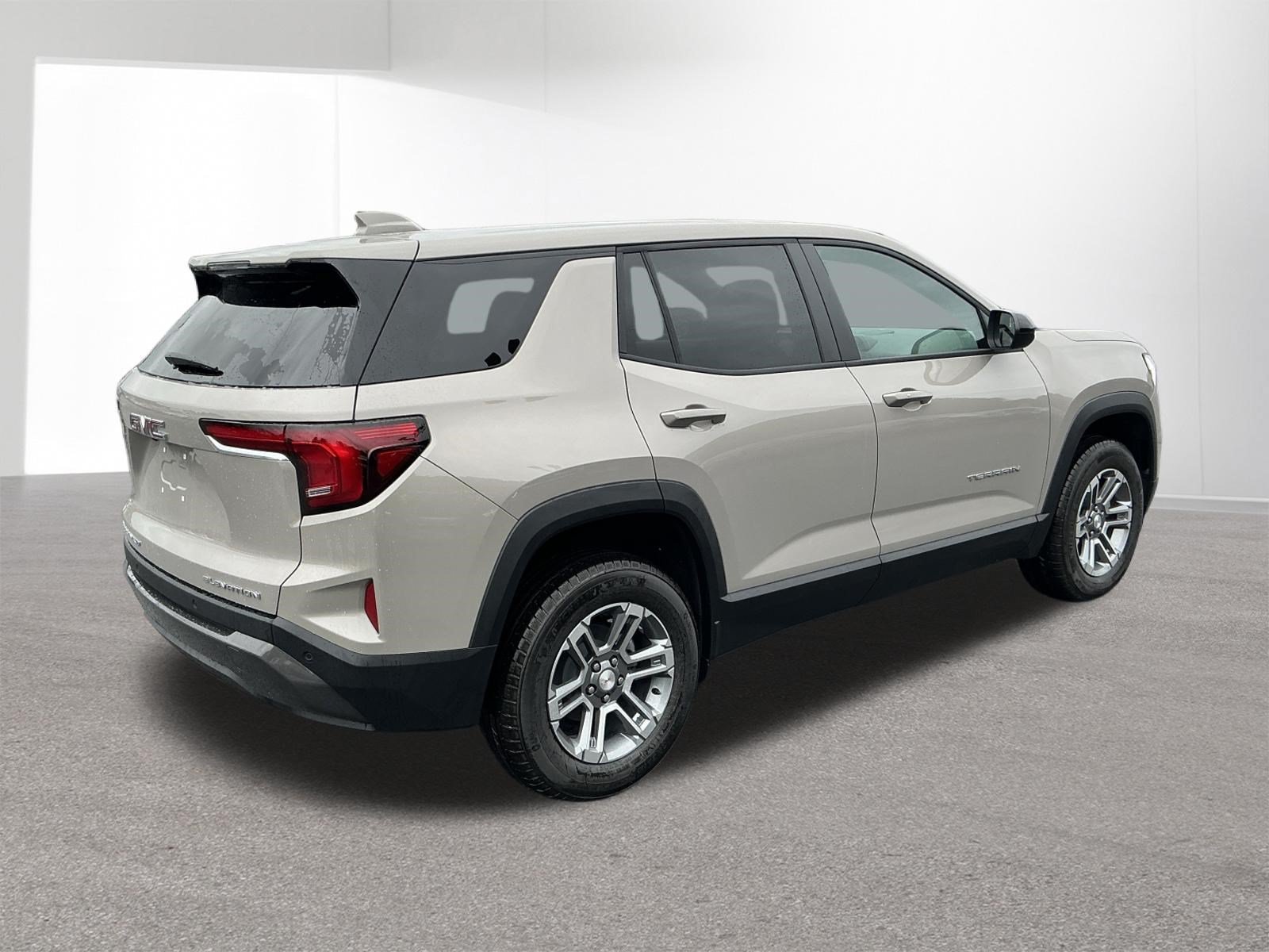 New 2027 GMC Terrain Elevation w/ LPO, Floor Liner Package AWD/4WD image 3
