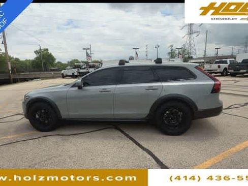 Used 2025 Volvo V90 B6 Cross Country Plus w/ Protection Package Premier AWD/4WD image 6