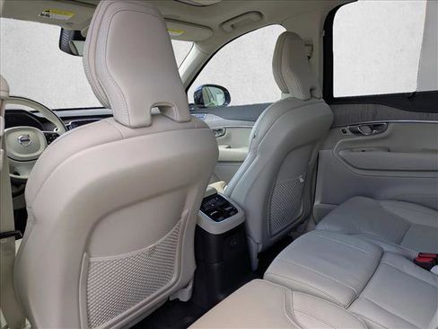 Used 2025 Volvo XC90 T8 Ultra w/ Protection Package Premier image 13