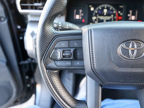 Certified 2025 Toyota Tacoma SR5 image 20