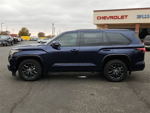 Used 2023 Toyota Sequoia Platinum image 2