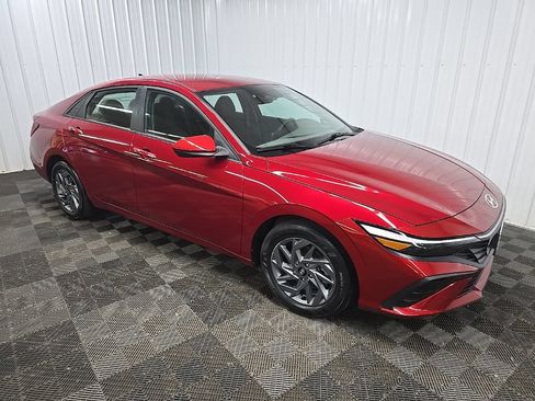 Used 2024 Hyundai Elantra SEL FWD image 8