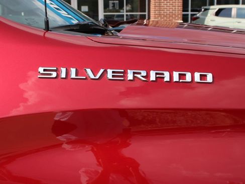 Used 2020 Chevrolet Silverado 1500 Custom w/ Custom Value Package AWD/4WD image 2