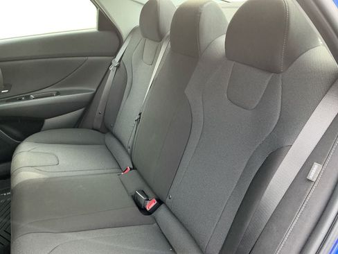 Used 2025 Hyundai Elantra SE FWD image 13