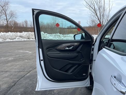Used 2023 GMC Terrain Denali image 10