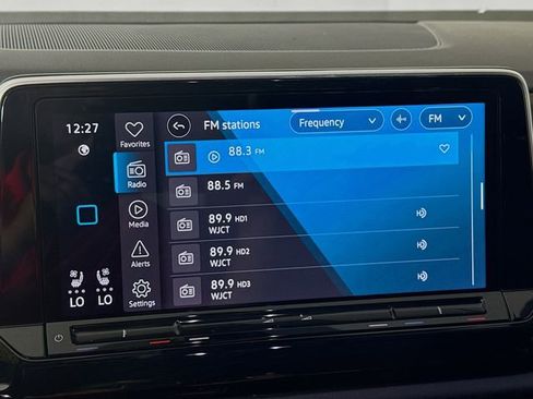 Used 2024 Volkswagen Atlas SE image 17