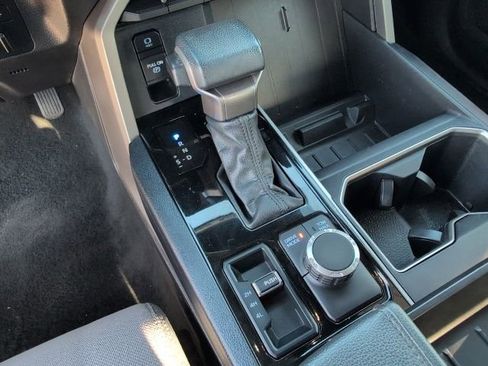 Used 2025 Toyota Tundra SR5 AWD/4WD image 21
