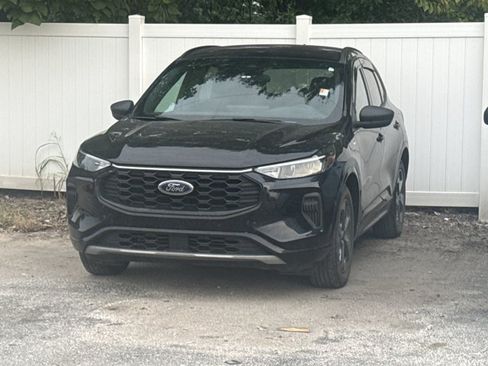 Used 2024 Ford Escape ST-Line w/ Tech Pack #1 FWD image 3