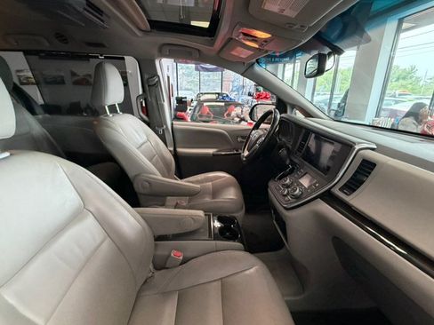 Used 2016 Toyota Sienna XLE w/ XLE Navigation Package AWD/4WD image 53