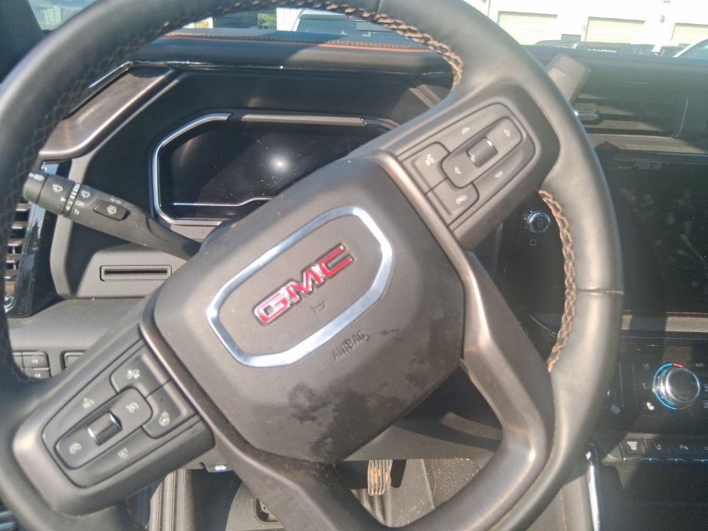 Used 2025 GMC Sierra 2500 AT4 AWD/4WD image 11