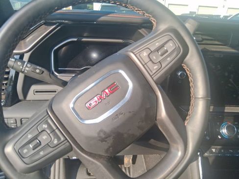 Used 2025 GMC Sierra 2500 AT4 AWD/4WD image 11