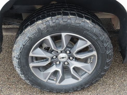 Used 2020 Chevrolet Silverado 1500 RST image 12