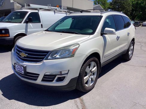 Used 2015 Chevrolet Traverse LTZ AWD/4WD image 3