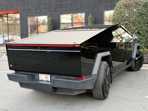 Used 2024 Tesla Cybertruck AWD Crew Cab image 12