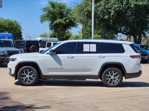 Used 2023 Jeep Grand Cherokee L Limited w/ Luxury Tech Group II AWD/4WD image 4