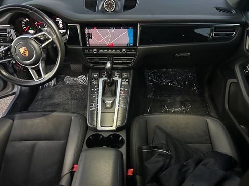 Used 2020 Porsche Macan Base AWD 4dr SUV image 15