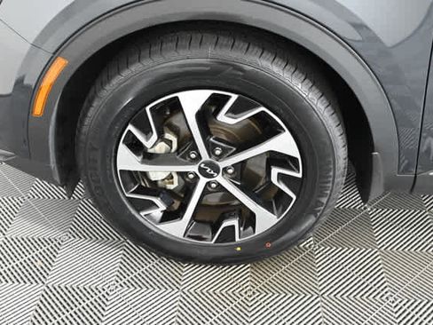 Used 2023 Kia Sportage EX image 28
