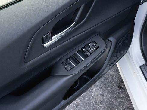 Used 2024 Toyota Prius Prime image 9