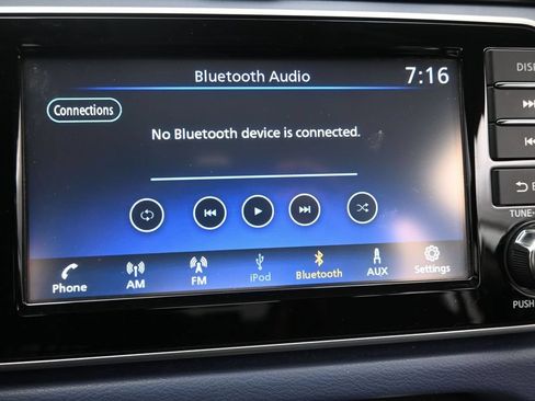 Used 2024 Nissan Versa SV FWD image 27