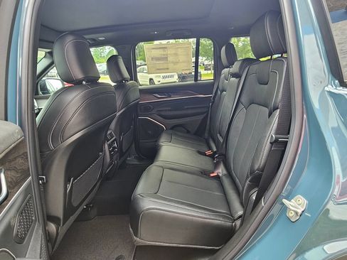 New 2026 Jeep Grand Cherokee Limited AWD/4WD image 23