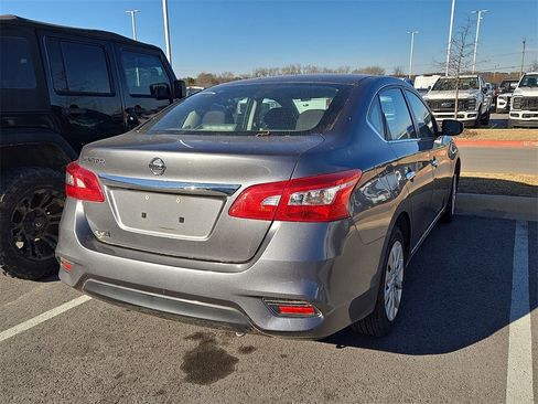 Used 2018 Nissan Sentra S image 3