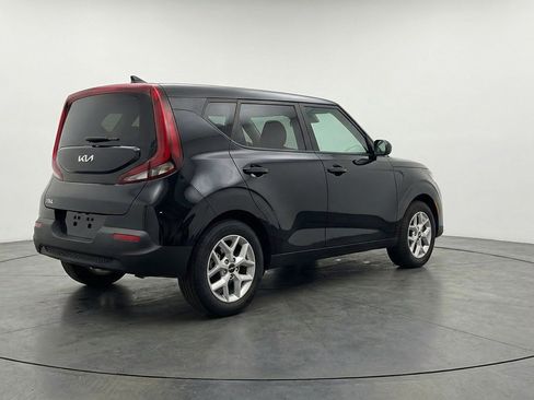 Used 2025 Kia Soul LX w/ LX Technology Package FWD image 9