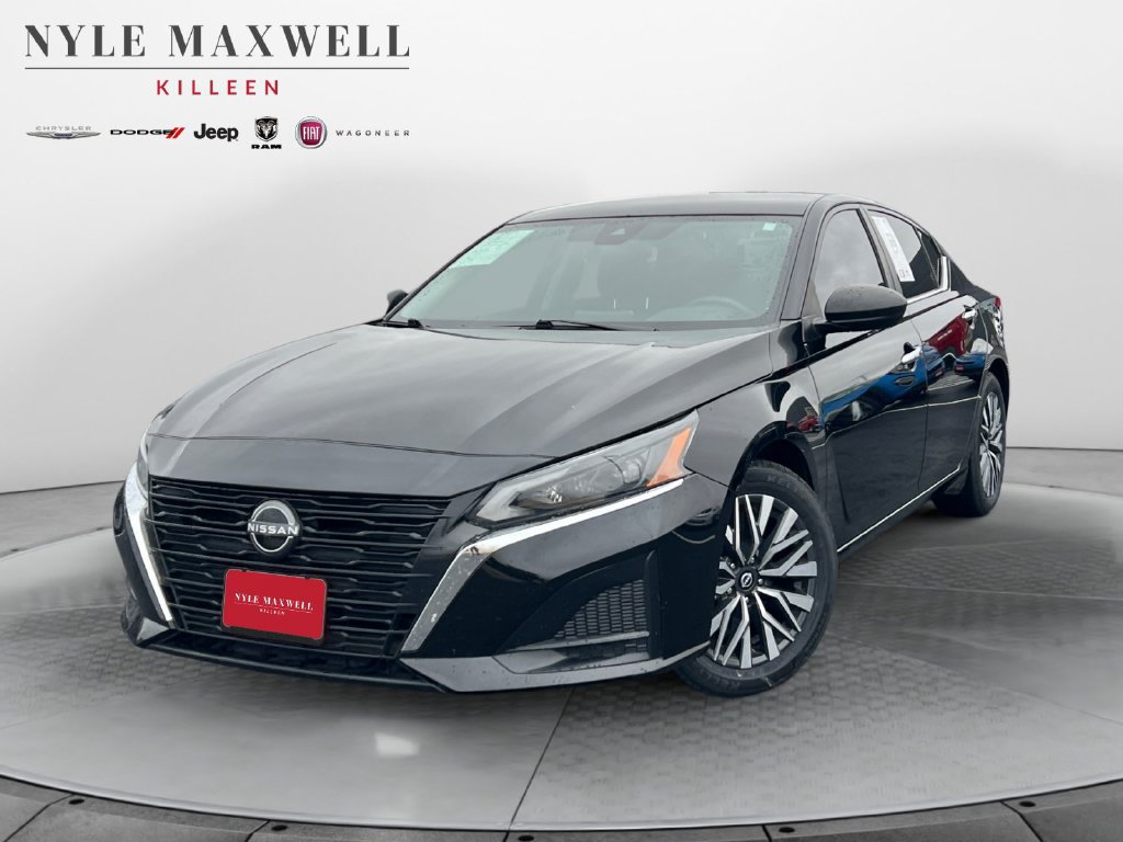 Used 2024 Nissan Altima 2.5 SV FWD image 1