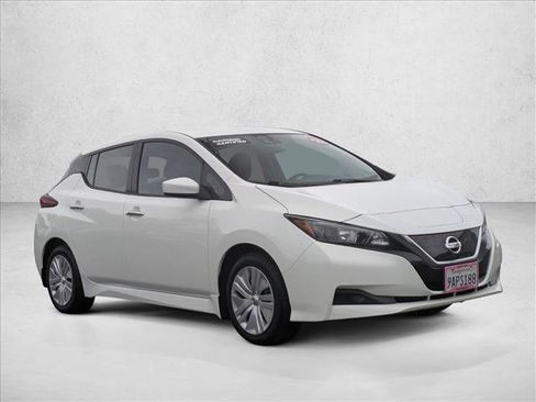 Used 2022 Nissan Leaf S image 3