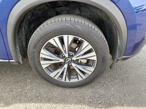 Used 2023 Nissan Rogue SV image 9