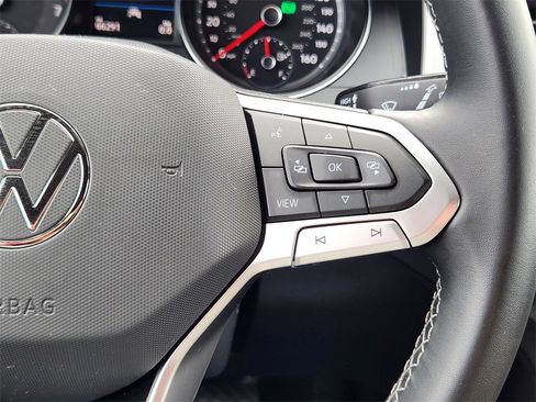 Used 2021 Volkswagen Atlas Cross Sport SE image 20