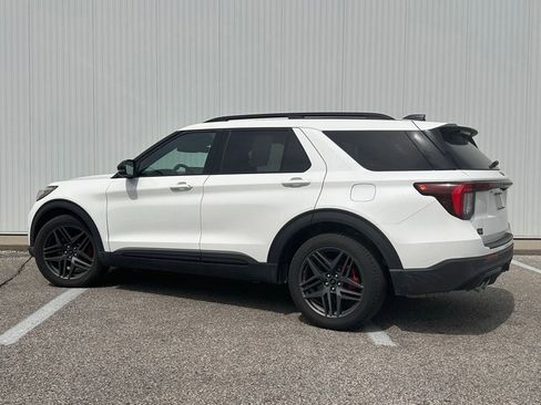 Used 2025 Ford Explorer ST w/ Sun And Sound Package AWD/4WD image 3