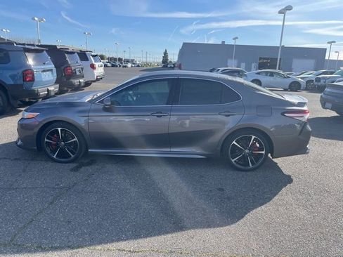 Used 2020 Toyota Camry XSE image 7