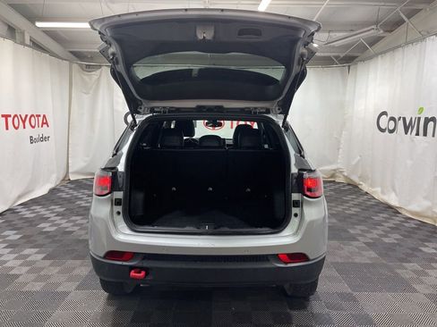 Used 2025 Jeep Compass Trailhawk AWD/4WD image 8