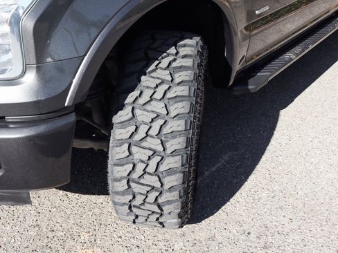 Used 2015 Ford F150 XLT w/ Equipment Group 302A Luxury image 46