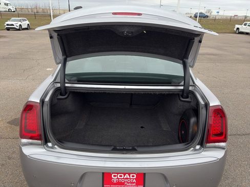 Used 2018 Chrysler 300 S w/ 300S Premium Group image 5