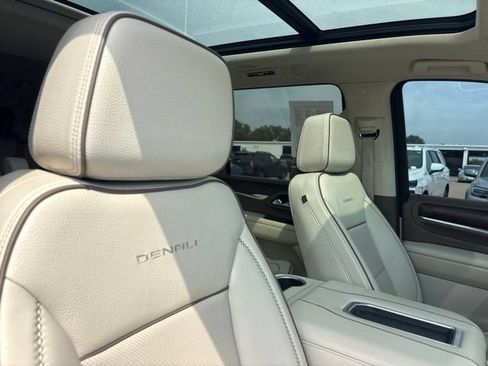Used 2023 GMC Yukon XL Denali AWD/4WD image 46