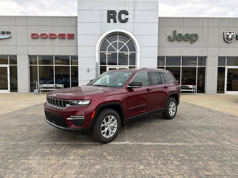 Used 2023 Jeep Grand Cherokee Limited image 1