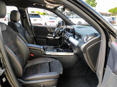 Used 2024 Mercedes-Benz GLB 250 image 29