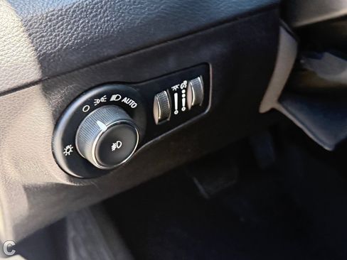Used 2020 Jeep Compass Latitude FWD image 29