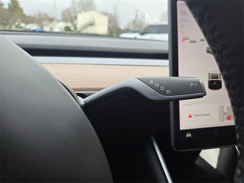 Used 2020 Tesla Model Y Long Range image 34