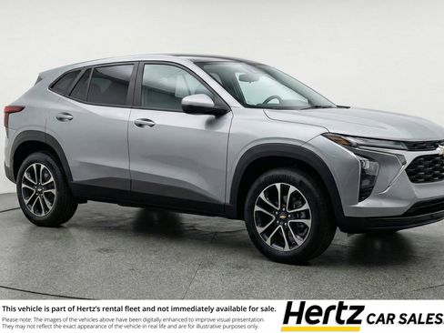 Used 2025 Chevrolet TrailBlazer LT image 1